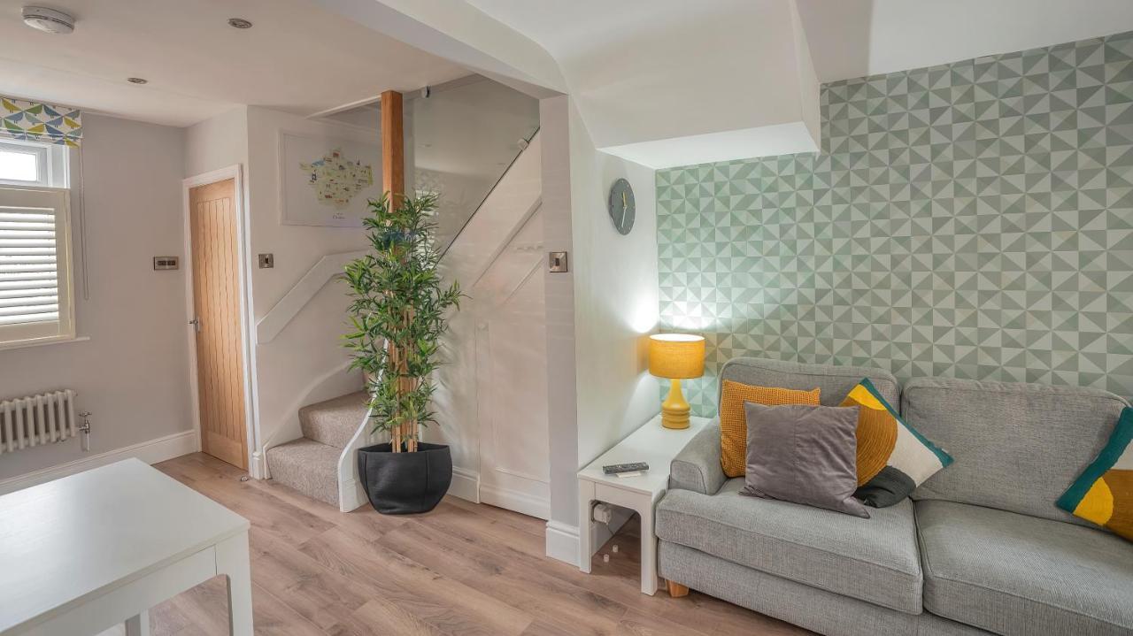 Modern 3-Bed House On Tarporley High Street Villa Dış mekan fotoğraf